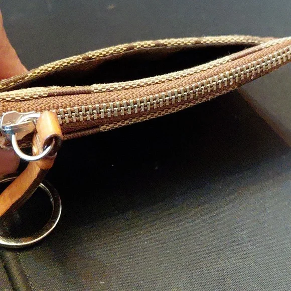 Vintage Coach Mini coin wallet with signature pattern. - Picture 8 of 8